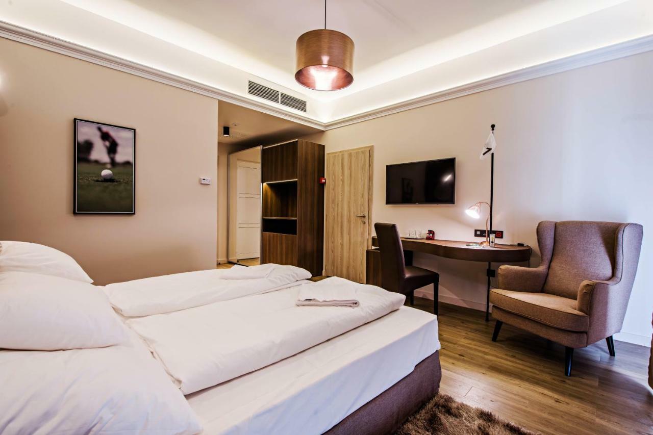 Bed and Breakfast Pannonia Golf & Country Club Alcsutdoboz Exterior foto